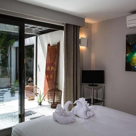 Be Loft Pool & Avignon