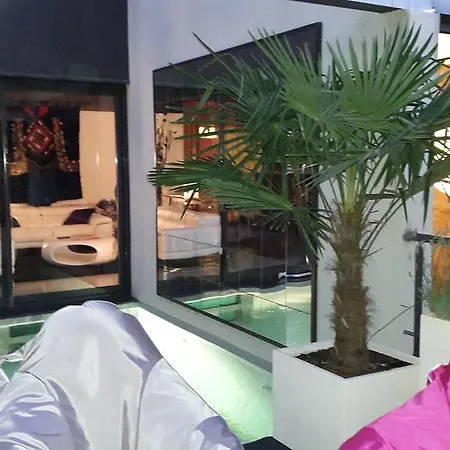 Be Loft Pool & Avignon