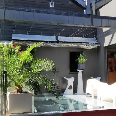 Be Loft Pool &