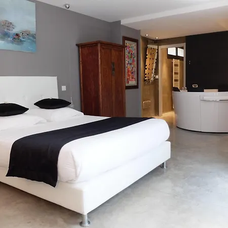 Be Loft Pool & Avignon