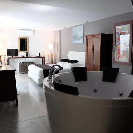 Be Loft Pool & Couette-café