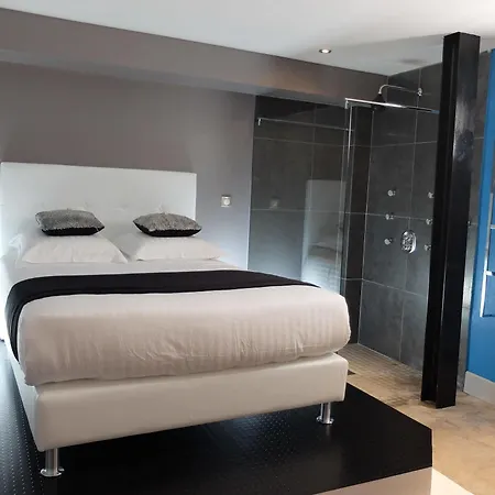 Be Loft Pool & Couette-café 2*