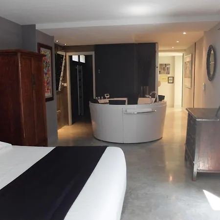 Be Loft Pool & Avignon