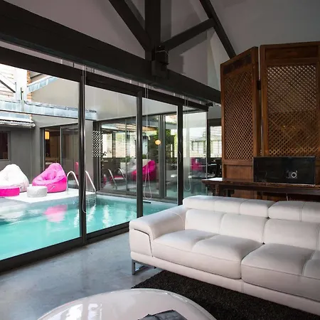 Be Loft Pool & Couette-café Avignon