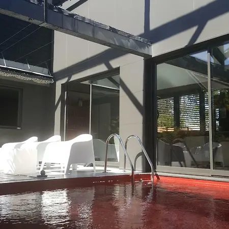 Be Loft Pool & 2* Avignon
